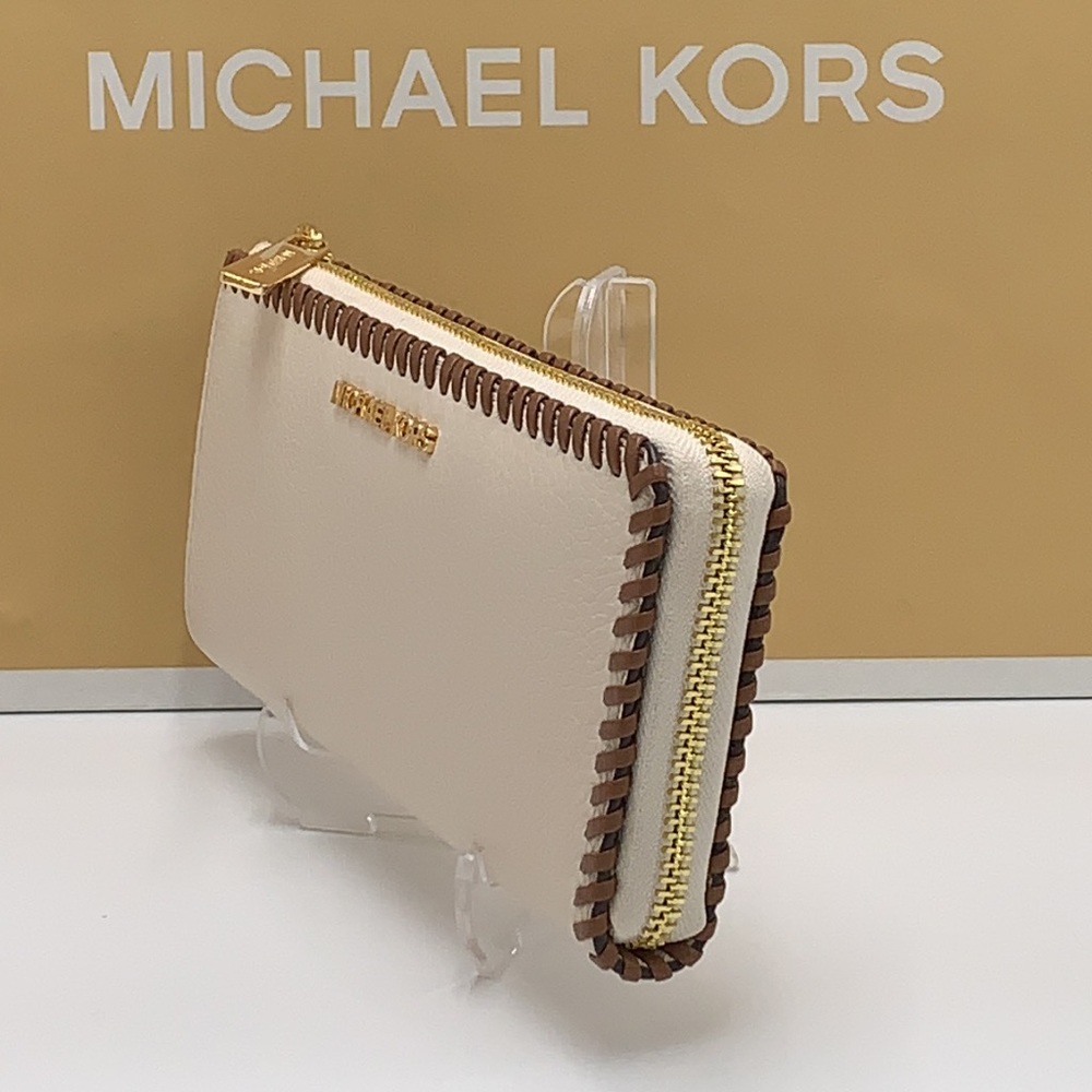 MICHAEL KORS JET SET TRAVEL LARGE THREE QUARTER ZIP WALLET LIGHT CREAM MULTI - Picture 13 of 16